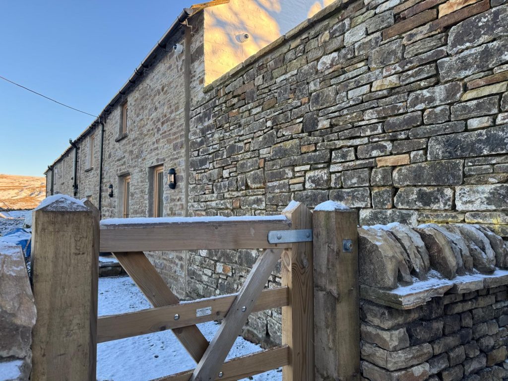 House and Old Smithy - Ream